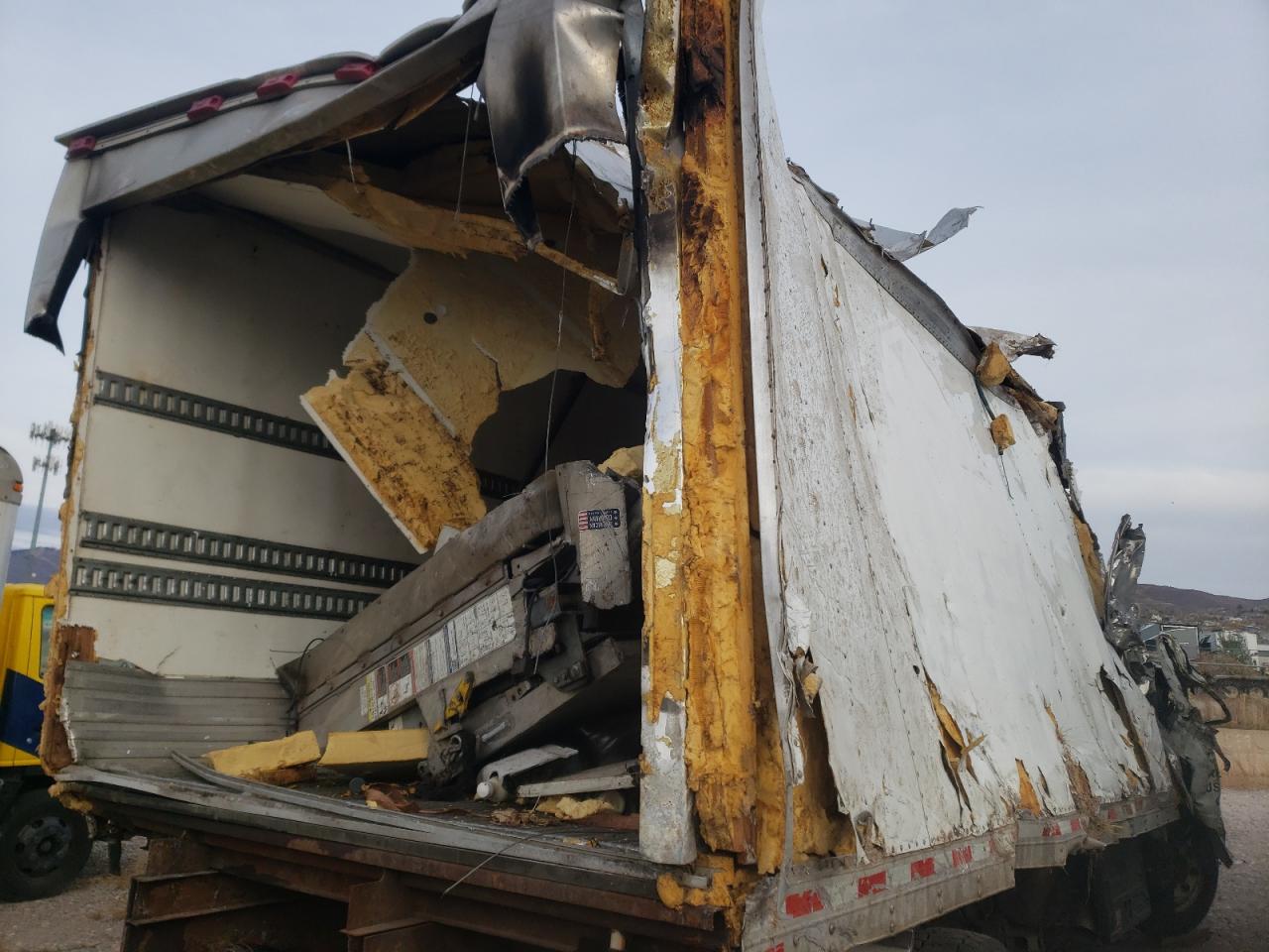 Image 3 of 2020 CHEVROLET 5500HD  2020 with VIN JALEEW161L7900638