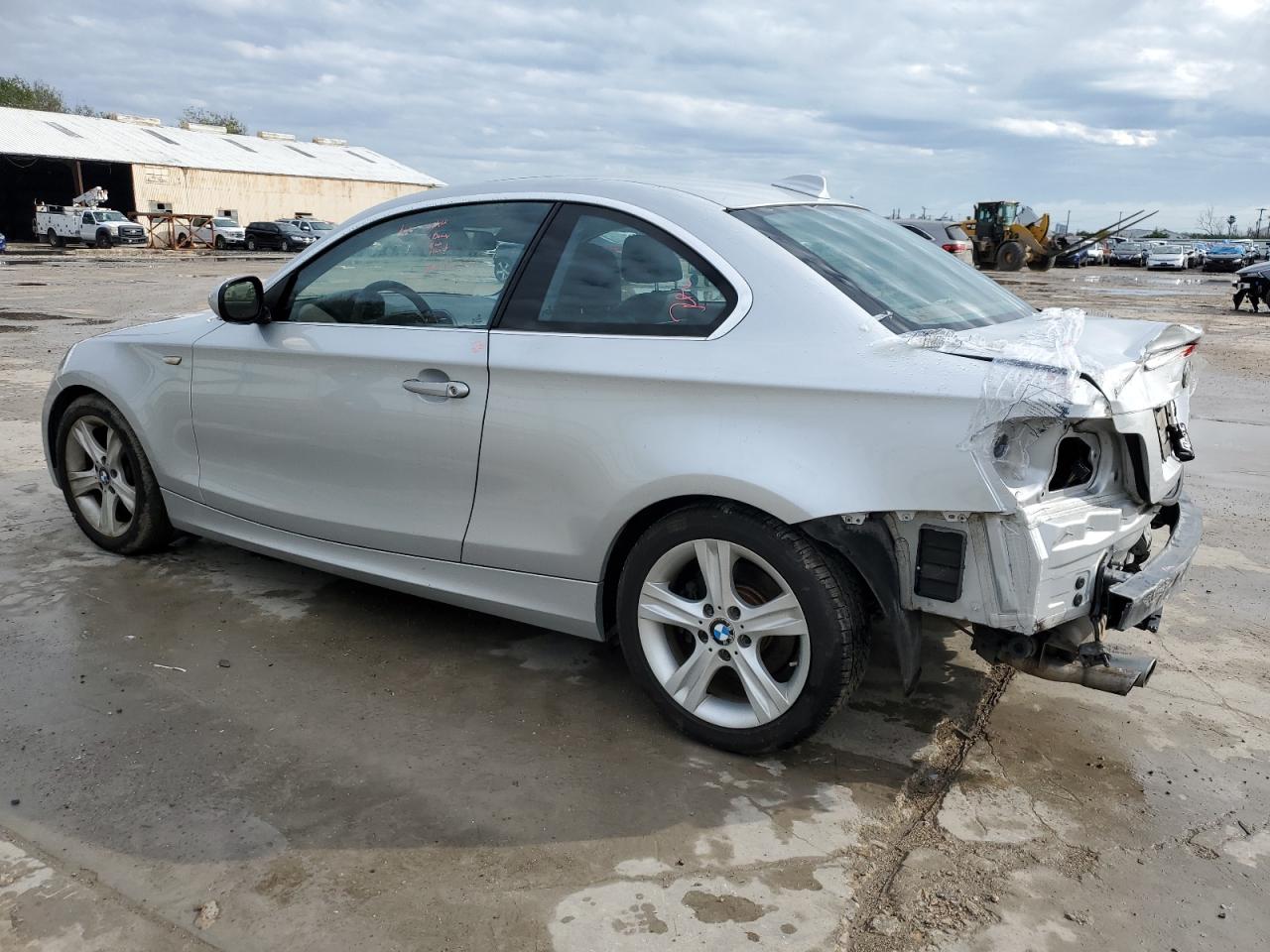 Obraz 2 z 2012 BMW 128 I 2012 z VIN WBAUP7C53CVP22886