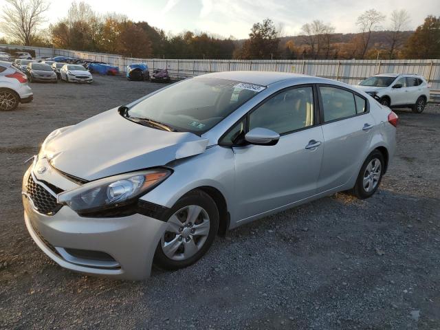 Obraz 1 z 2016 KIA FORTE LX 2016 z VIN KNAFK4A66G5613491