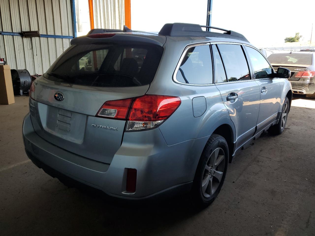Изображение 3 2014 SUBARU OUTBACK 2.5I PREMIUM 2014 с VIN 4S4BRCCC9E3253079