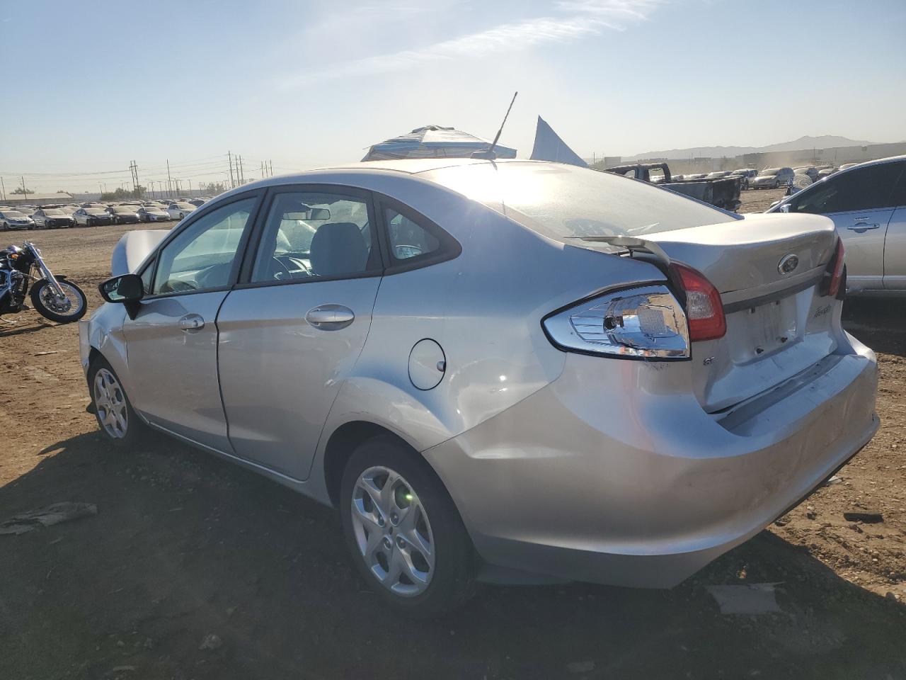 Изображение 2 2013 FORD FIESTA SE 2013 с VIN 3FADP4BJ0DM205434
