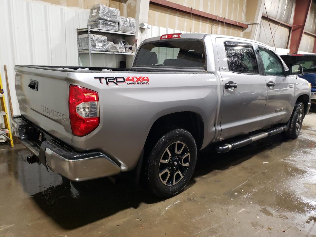 Изображение 3 2015 TOYOTA TUNDRA CREWMAX SR5 2015 с VIN 5TFDY5F1XFX454795