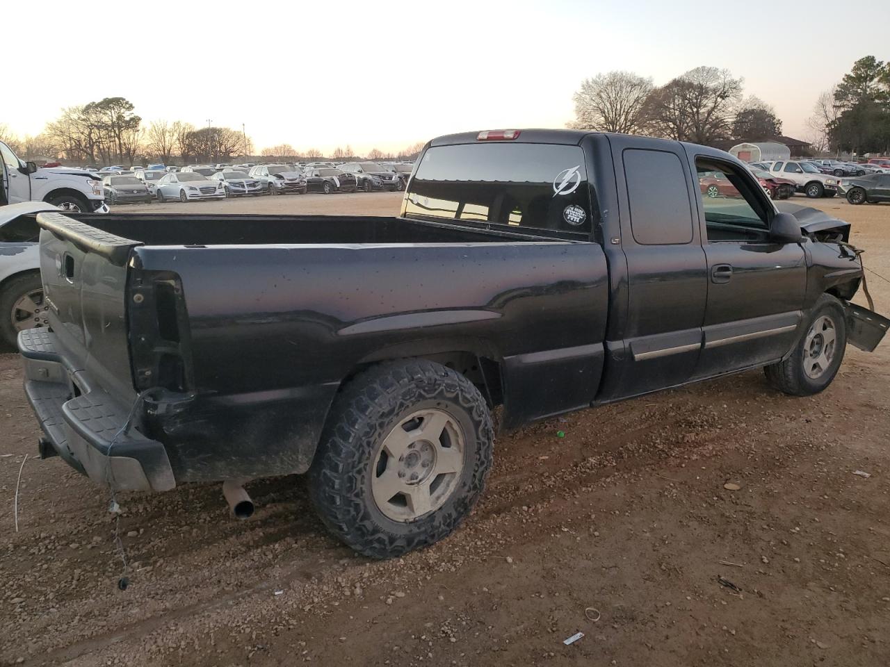 Obraz 3 z 2006 CHEVROLET SILVERADO C1500 2006 z VIN 1GCEC19Z56Z300836