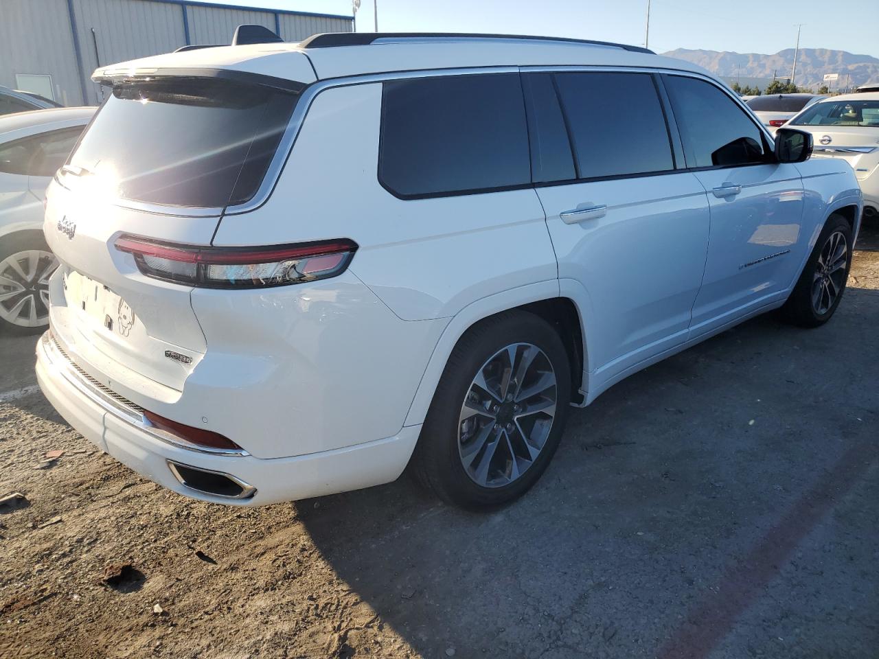 Image 3 of 2023 JEEP GRAND CHEROKEE L OVERLAND 2023 with VIN 1C4RJKDG6P8782436