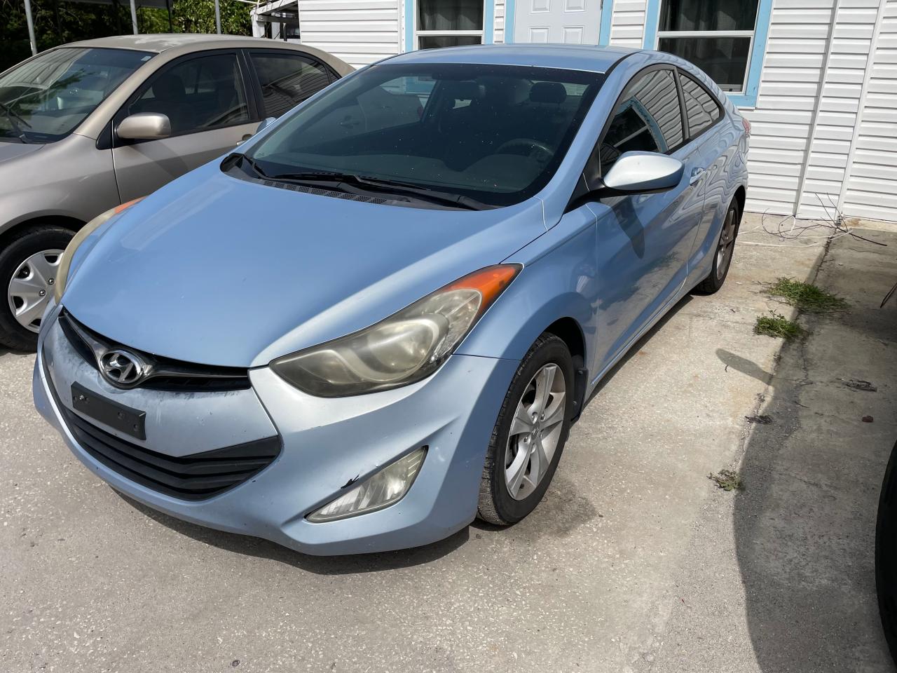 Obraz 2 z 2013 HYUNDAI ELANTRA COUPE GS 2013 z VIN KMHDH6AE1DU000526