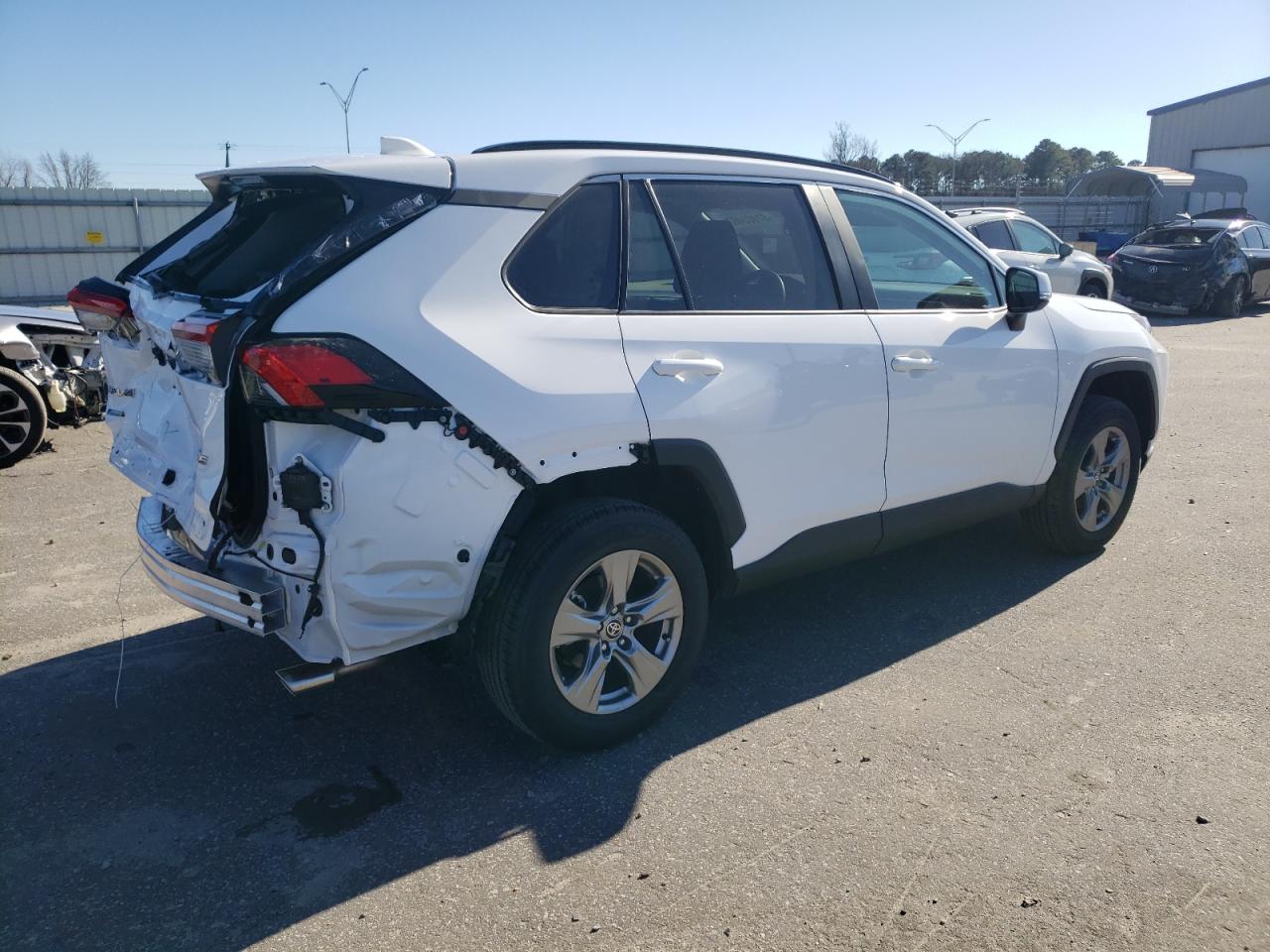 Изображение 3 2023 TOYOTA RAV4 XLE 2023 с VIN 2T3W1RFV2PC242455