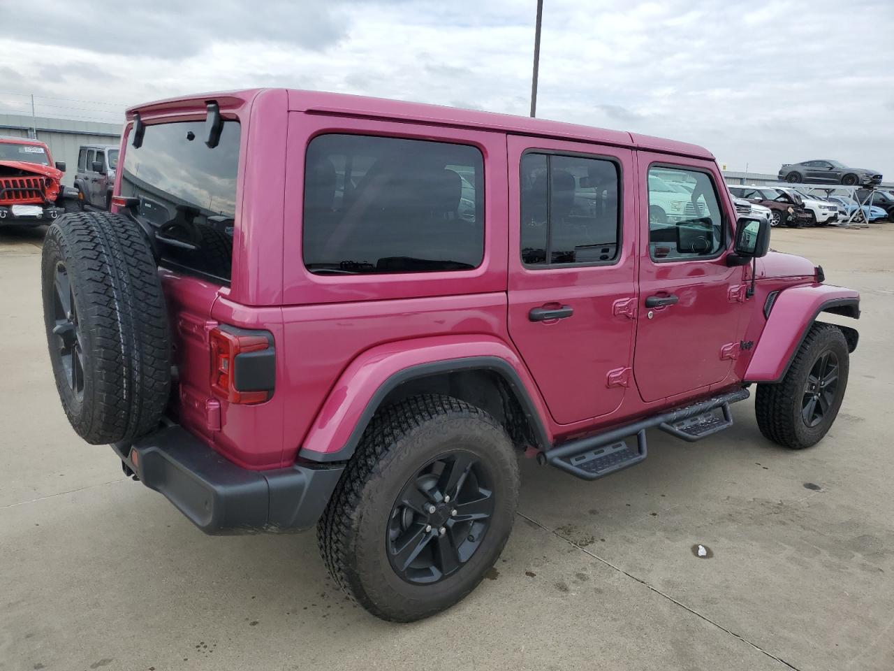 Image 3 of 2021 JEEP WRANGLER UNLIMITED SAHARA 2021 with VIN 1C4HJXEN2MW851099