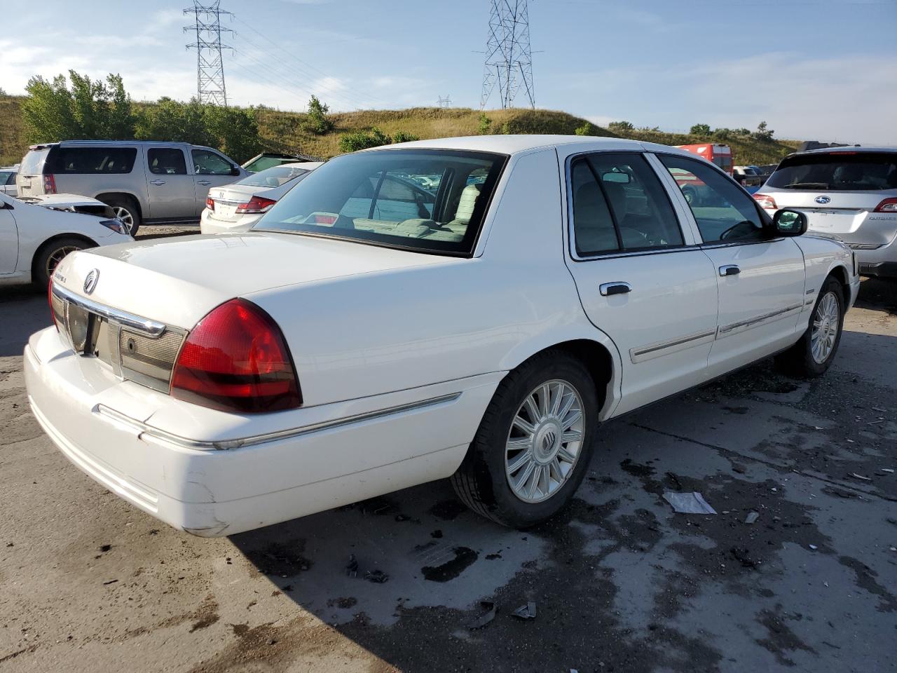 Изображение 3 Mercury Grand Marquis Ls 2010 с VIN 2MEBM7FV1AX621810