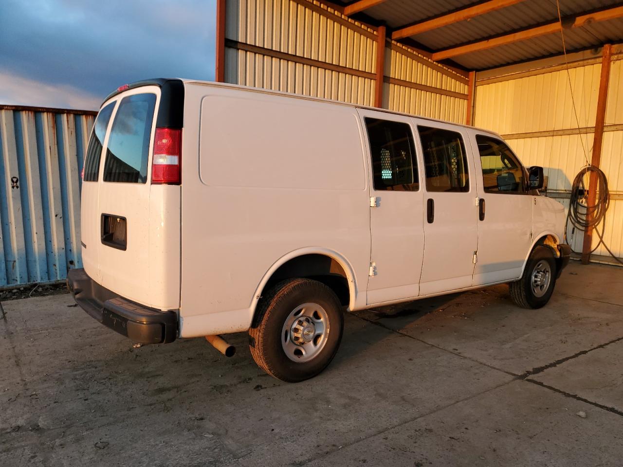 Изображение 3 2021 CHEVROLET EXPRESS G2500  2021 с VIN 1GCWGAFPXM1309667