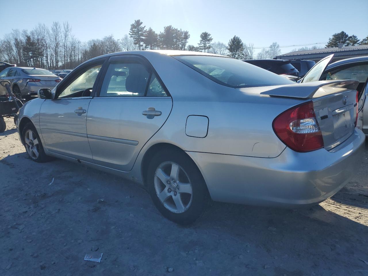 Image 2 of 2003 TOYOTA CAMRY LE 2003 with VIN 4T1BF32K43U552004