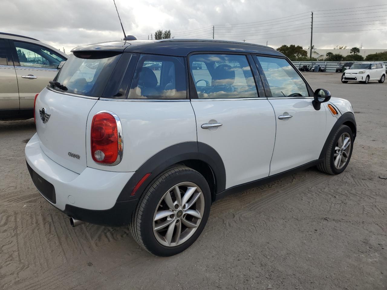 Изображение 3 2011 MINI COOPER COUNTRYMAN 2011 с VIN WMWZB3C58BWM00461