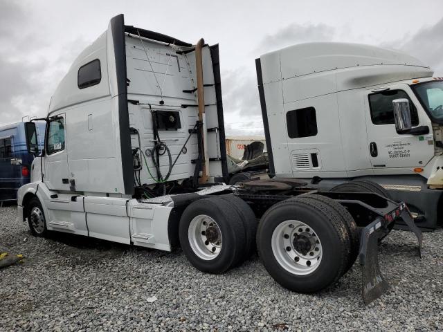 Image 3 of 2017 VOLVO VN VNL 2017 with VIN 4V4NC9EG7HN983334