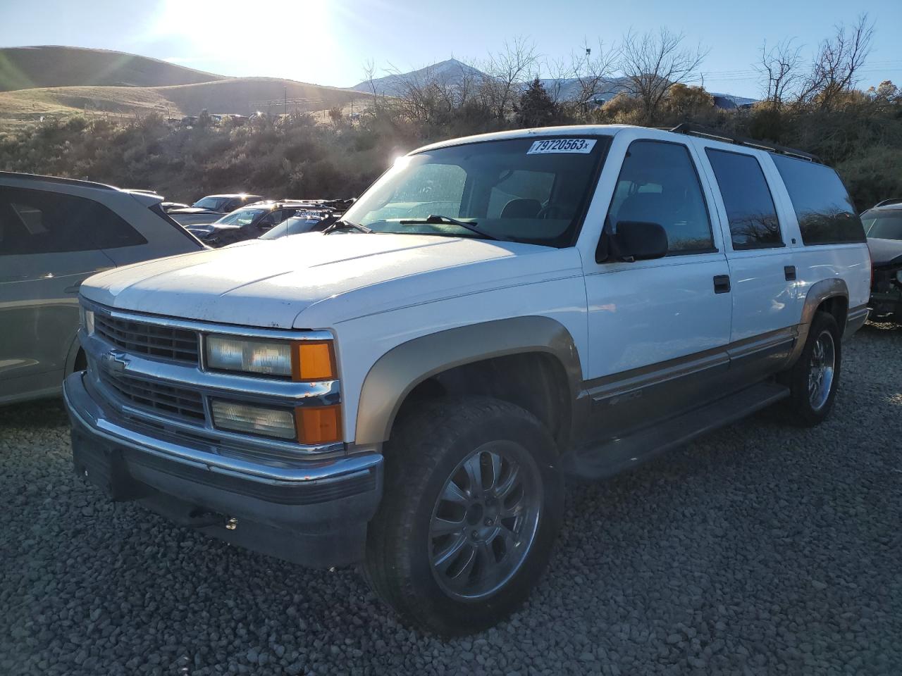 Image 1 of 1999 CHEVROLET SUBURBAN K1500 1999 with VIN 1GNFK16R6XJ345562
