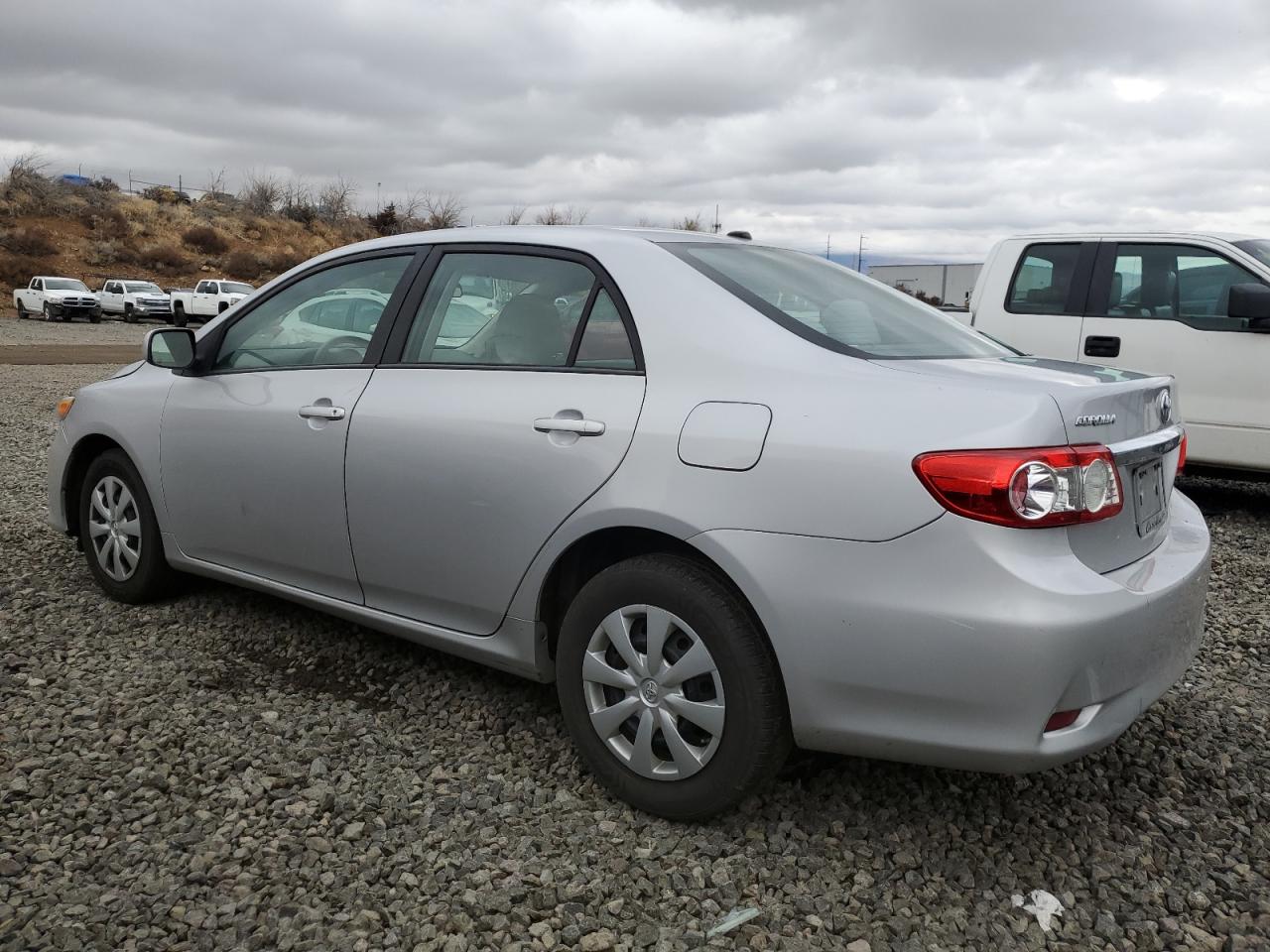 Image 2 of 2011 TOYOTA COROLLA BASE 2011 with VIN 2T1BU4EE0BC626259