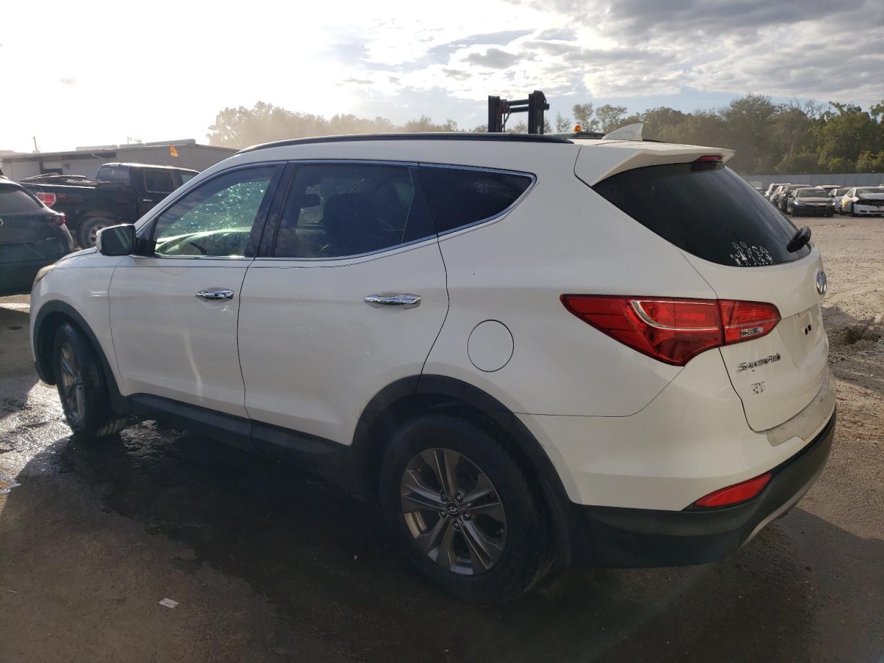 Image 2 of 2014 HYUNDAI SANTA FE SPORT  2014 with VIN 5XYZU3LBXEG177537