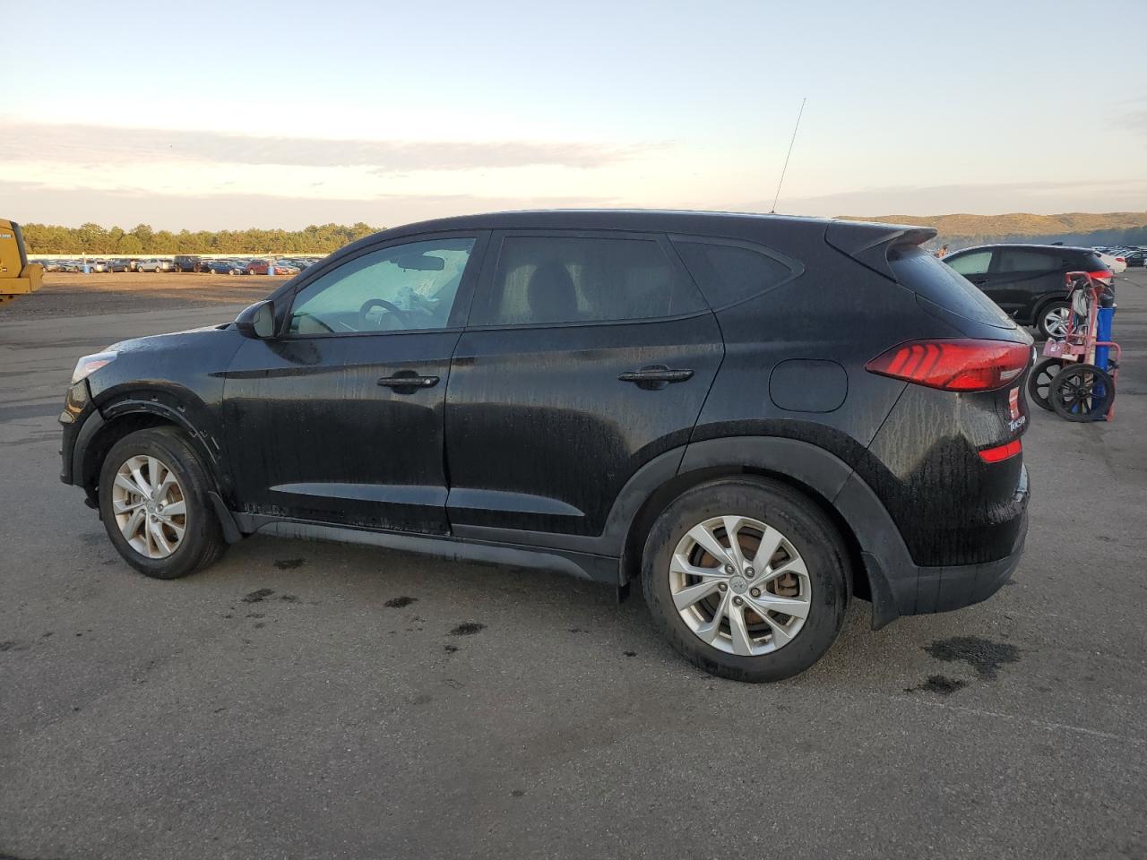 Image 2 of 2021 HYUNDAI TUCSON SE 2021 with VIN KM8J2CA41MU293936