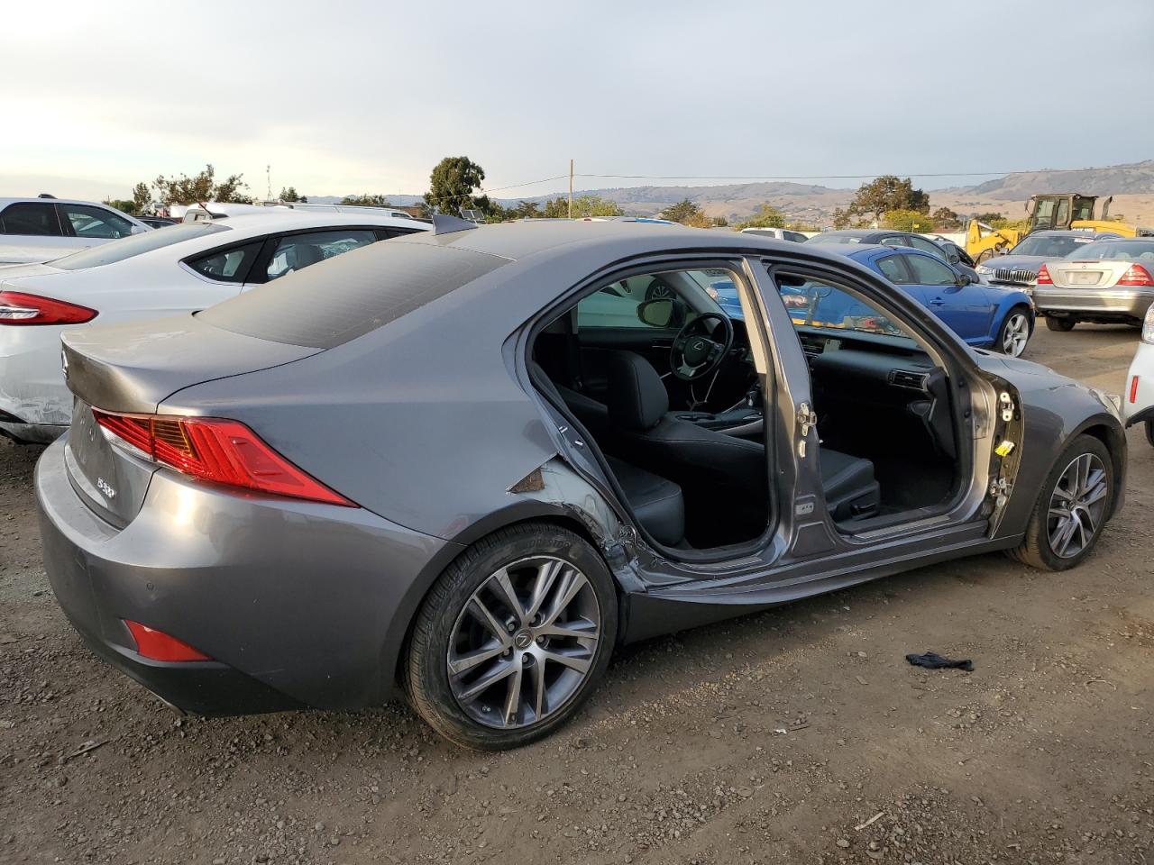 Изображение 3 2020 LEXUS IS 300 PREMIUM 2020 с VIN JTHDA1D20L5108415