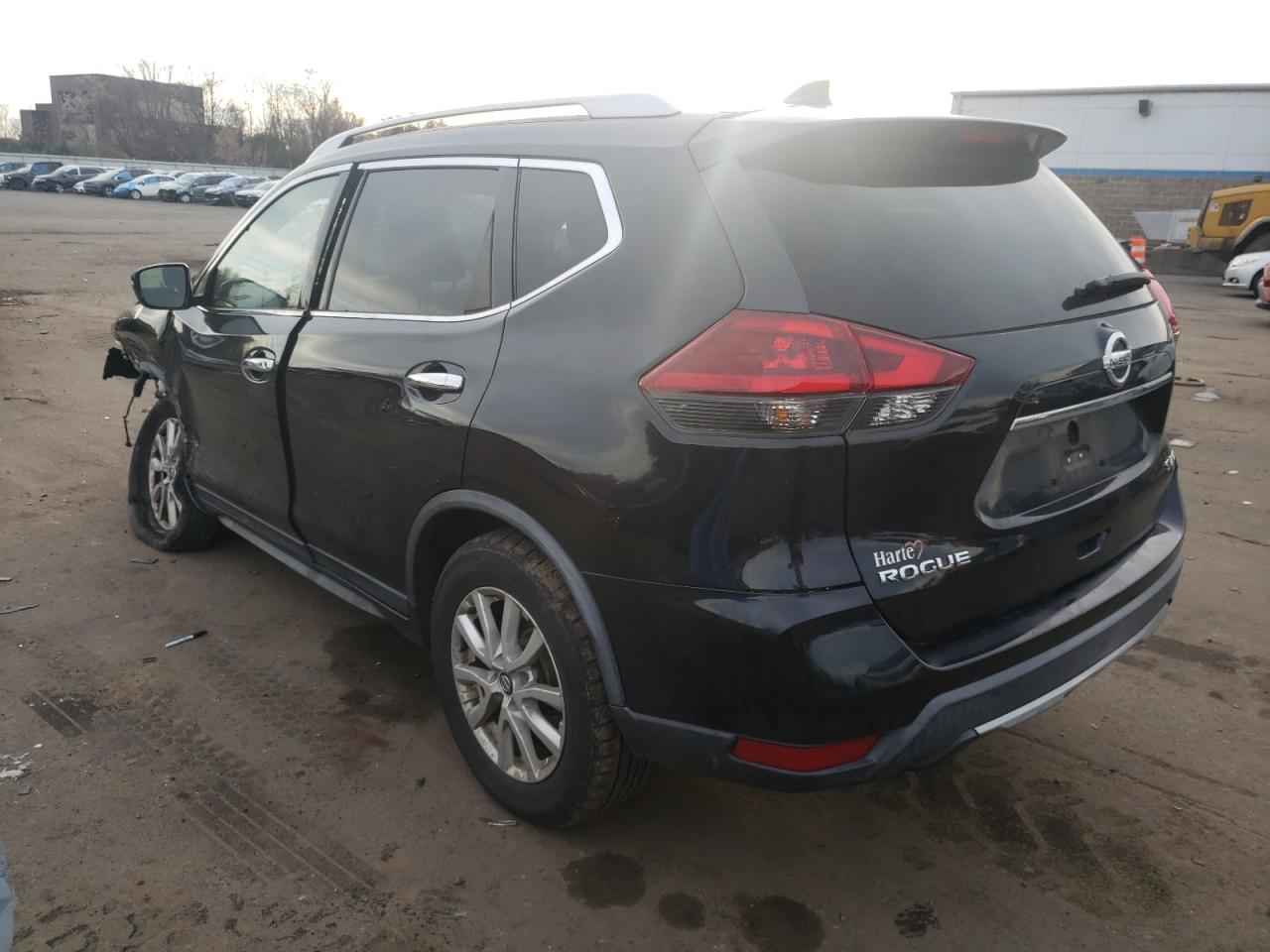 Obraz 2 z 2018 NISSAN ROGUE S 2018 z VIN KNMAT2MV9JP611506