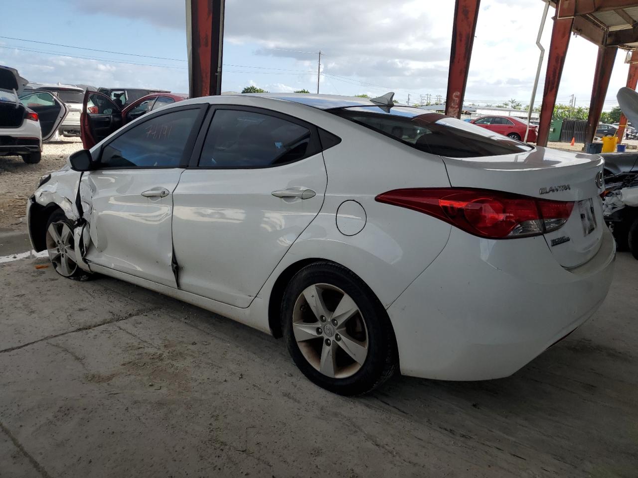 Изображение 2 2013 HYUNDAI ELANTRA GLS 2013 с VIN 5NPDH4AE0DH430261