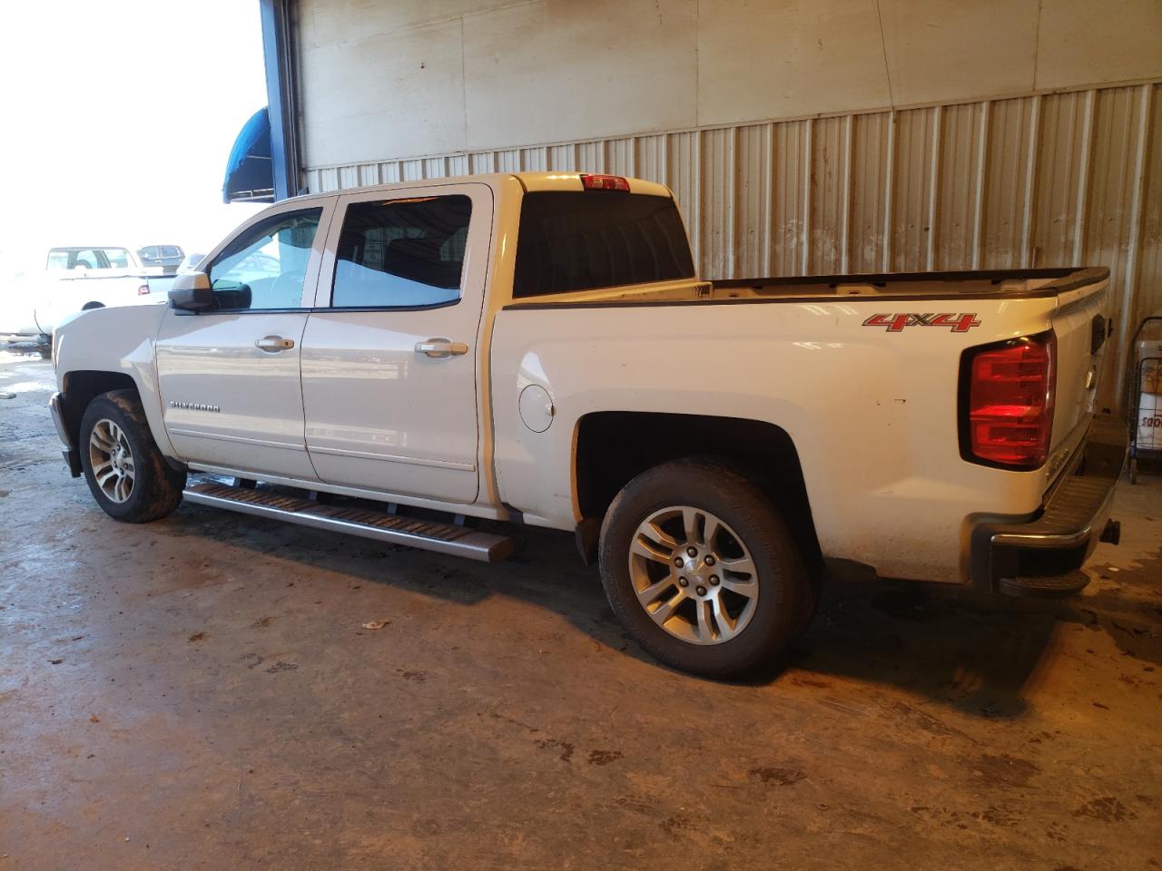 Изображение 2 2017 CHEVROLET SILVERADO K1500 LT 2017 с VIN 3GCUKREC4HG220896