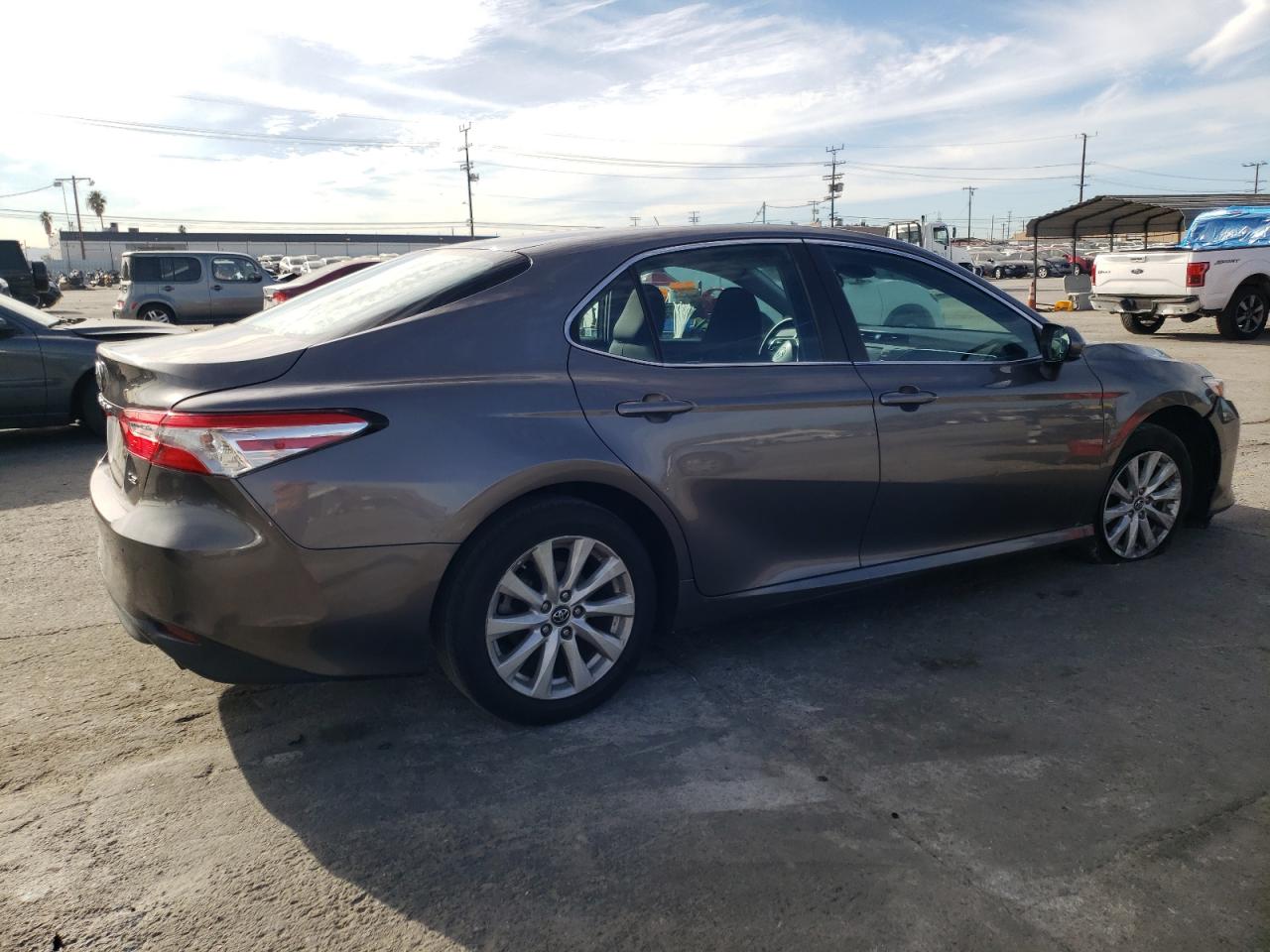 Изображение 3 2018 TOYOTA CAMRY L 2018 с VIN 4T1B11HK6JU609648