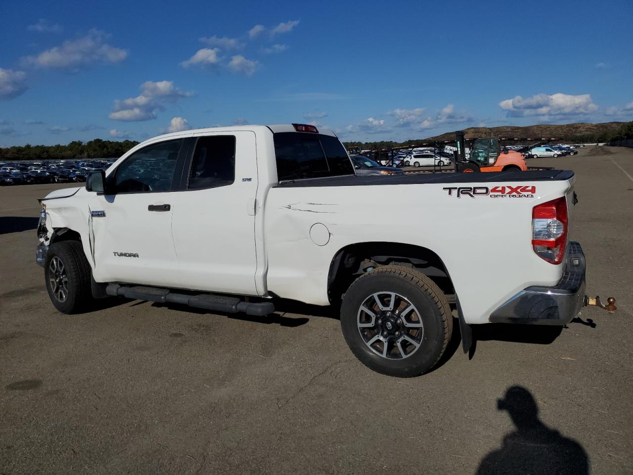 Изображение 2 2017 TOYOTA TUNDRA DOUBLE CAB SR/SR5 2017 с VIN 5TFUY5F12HX635019