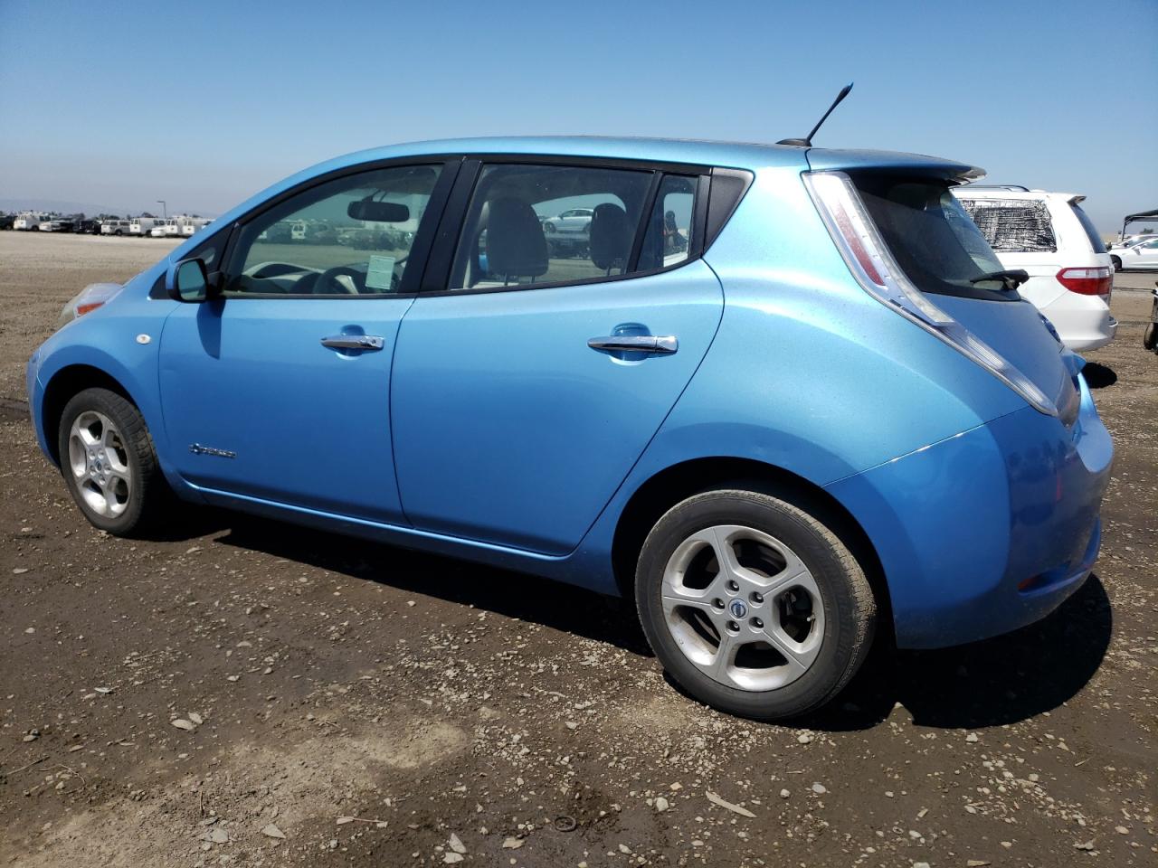 Image 2 of 2011 NISSAN LEAF SV 2011 with VIN JN1AZ0CP8BT000903