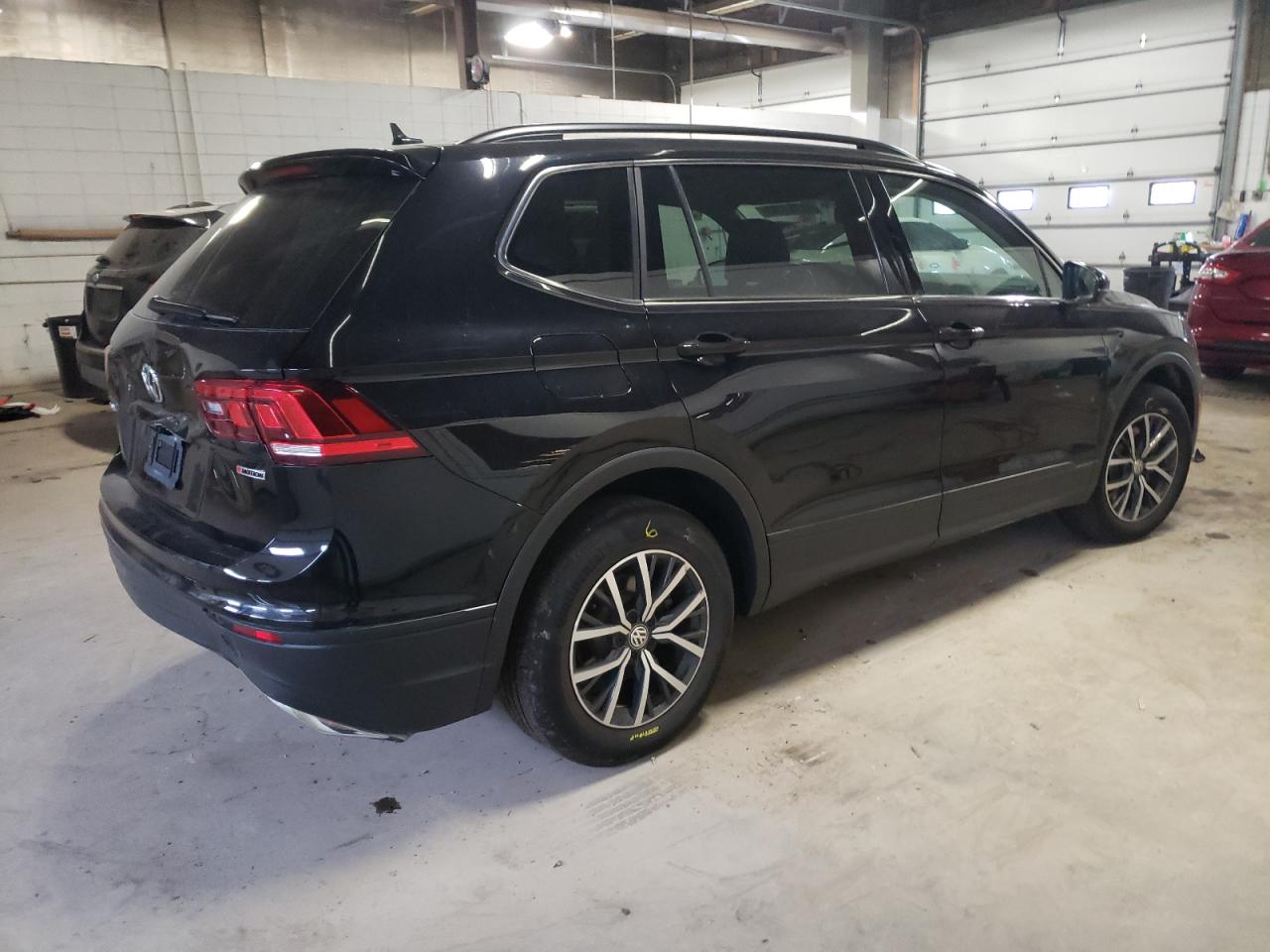 Obraz 3 z 2019 VOLKSWAGEN TIGUAN SE 2019 z VIN 3VV2B7AX5KM072451