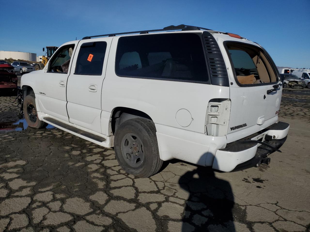 Image 2 of 2005 GMC YUKON XL DENALI 2005 with VIN 1GKFK66U65J266243