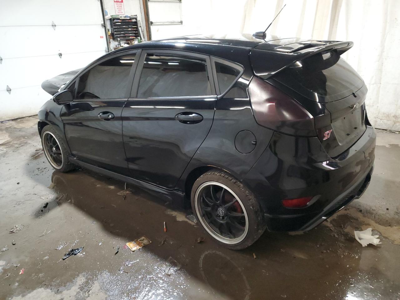 Изображение 2 2016 FORD FIESTA ST 2016 с VIN 3FADP4GX0GM173845