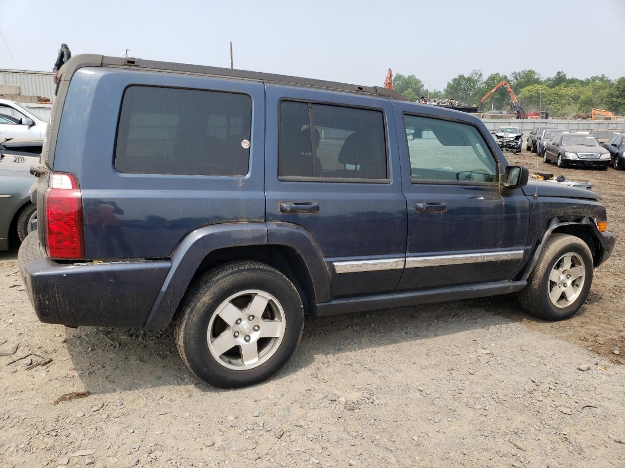 Image 3 of 2010 JEEP COMMANDER SPORT 2010 with VIN 1J4RG4GK1AC121857