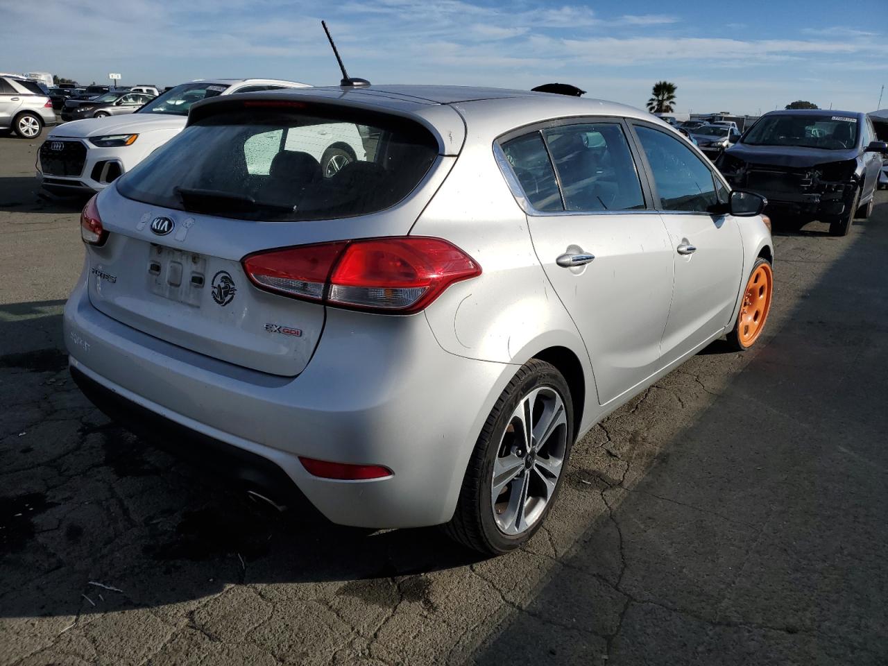 Image 3 of 2016 KIA FORTE EX 2016 with VIN KNAFX5A81G5619238