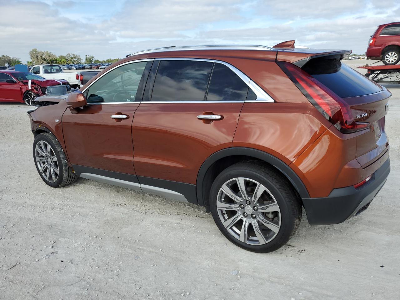 Obraz 2 z 2019 CADILLAC XT4 PREMIUM LUXURY 2019 z VIN 1GYFZCR42KF103678