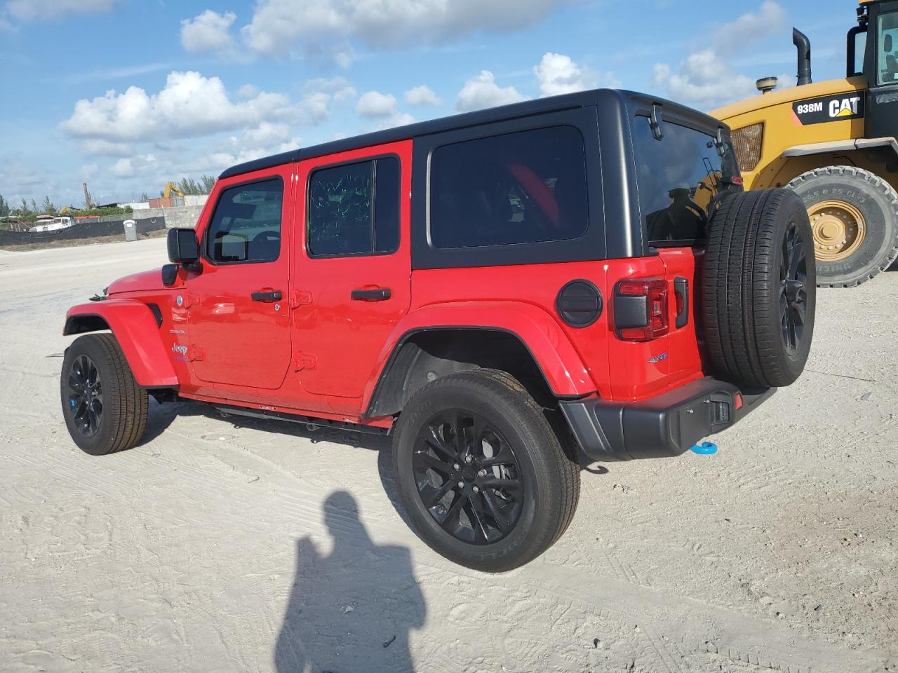 Image 2 of 2022 JEEP WRANGLER UNLIMITED SAHARA 4XE 2022 with VIN 1C4JJXP60NW170013