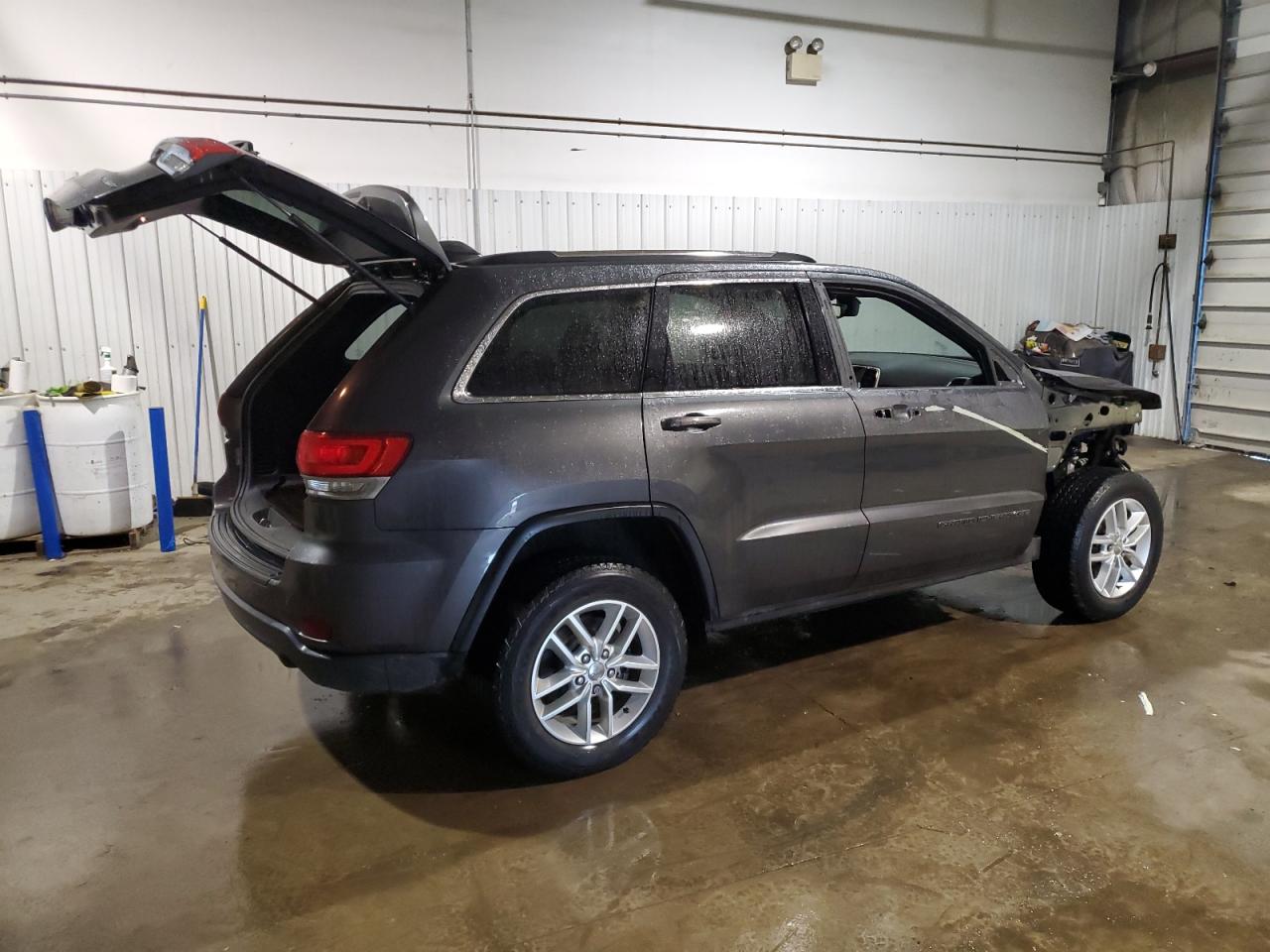 Image 3 of 2017 JEEP GRAND CHEROKEE LAREDO 2017 with VIN 1C4RJFAG3HC962788