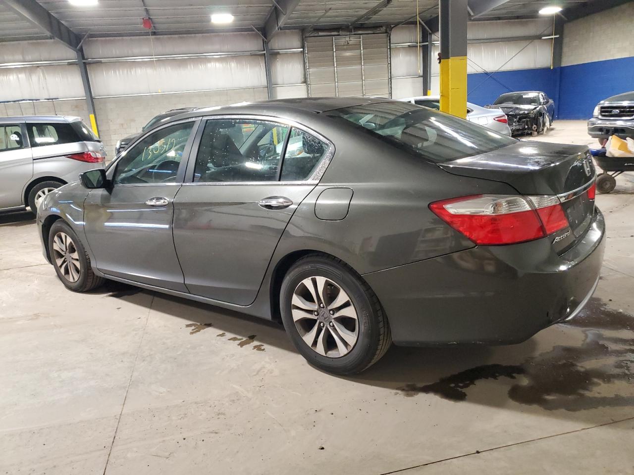 Изображение 2 2013 HONDA ACCORD LX 2013 с VIN 1HGCR2F30DA182882