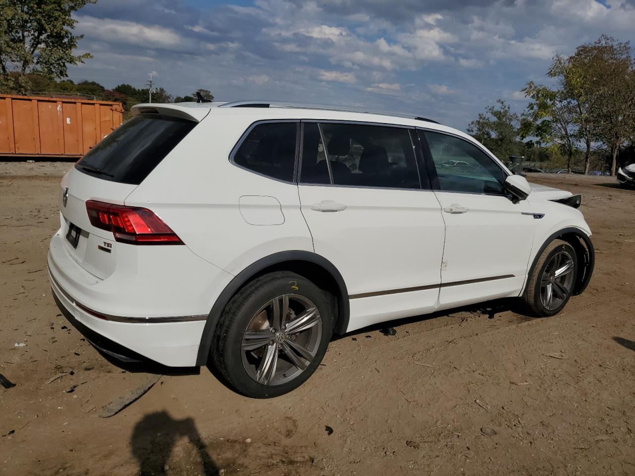 Image 3 of 2018 VOLKSWAGEN TIGUAN SE 2018 with VIN 3VV2B7AX6JM163548