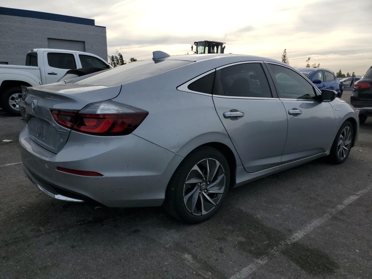 Изображение 3 2021 HONDA INSIGHT TOURING 2021 с VIN 19XZE4F91ME010197