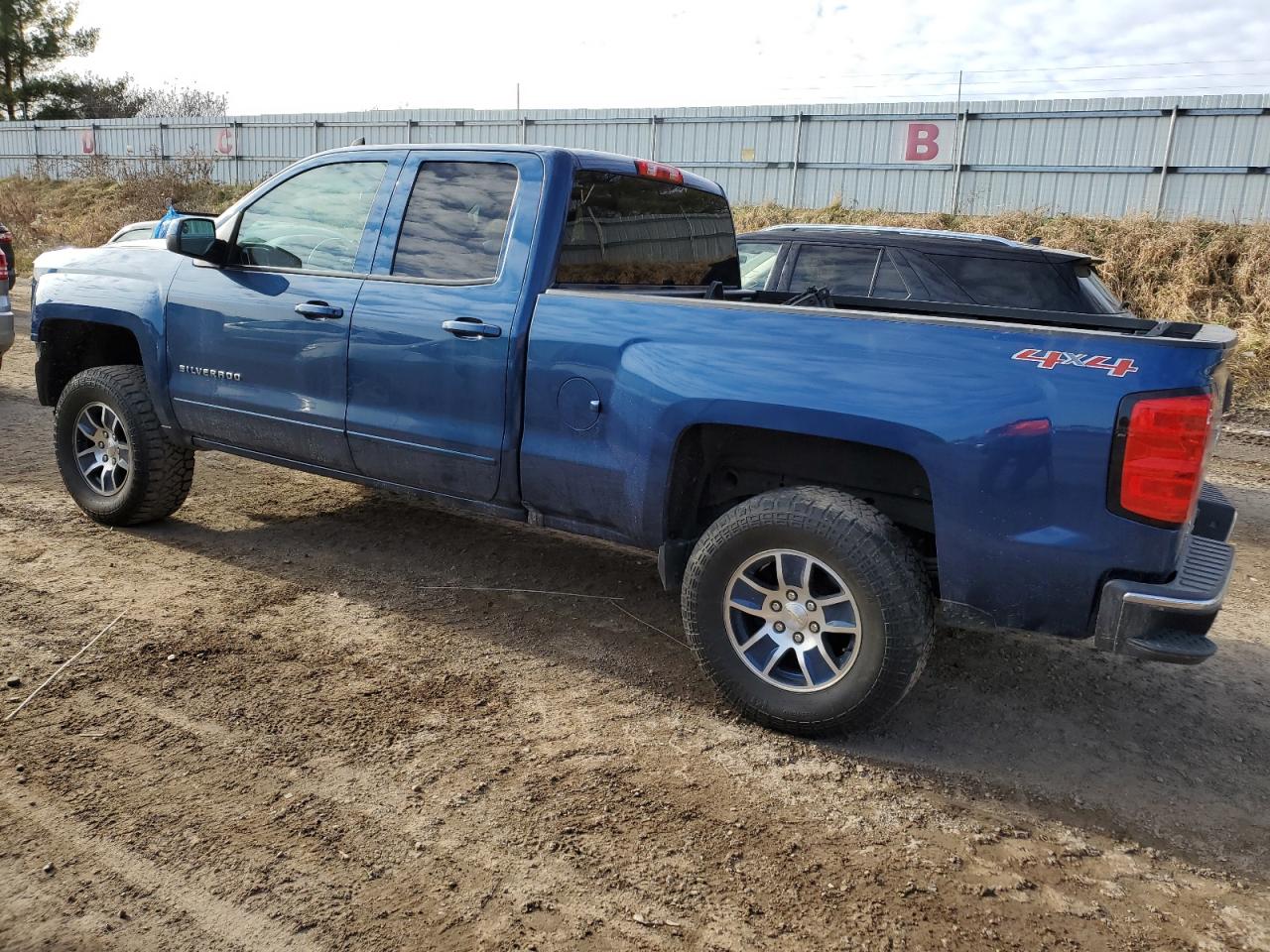 Image 2 of 2016 CHEVROLET SILVERADO K1500 LT 2016 with VIN 1GCVKREH9GZ410787