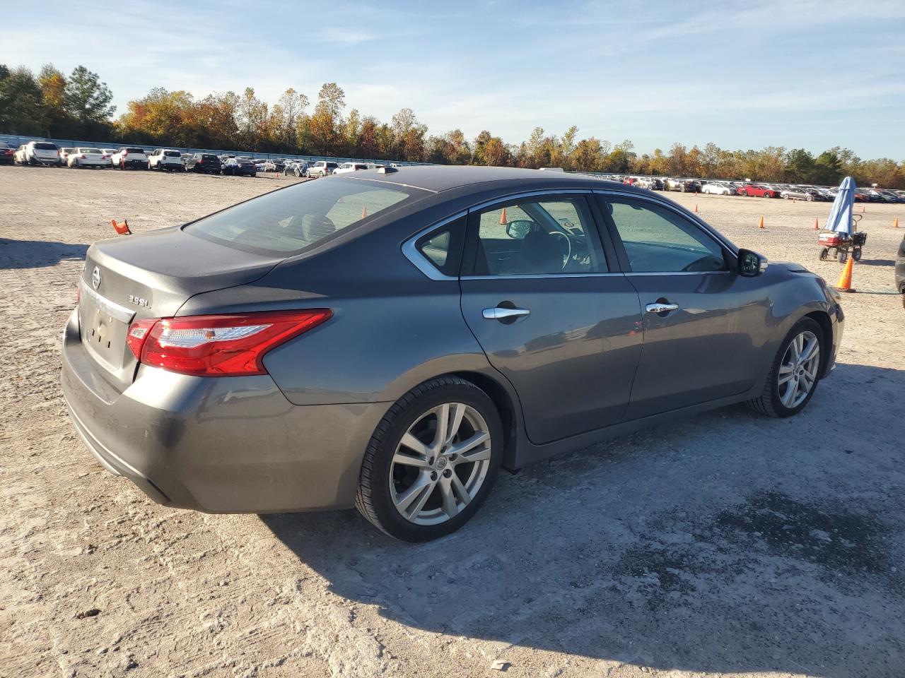 Obraz 3 z 2017 NISSAN ALTIMA 3.5SL 2017 z VIN 1N4BL3AP7HC109925