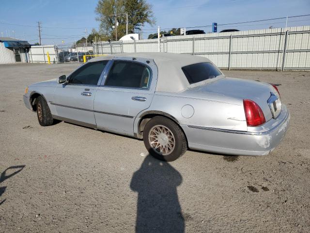 Изображение 2 2000 LINCOLN TOWN CAR SIGNATURE 2000 с VIN 1LNHM82W3YY864380