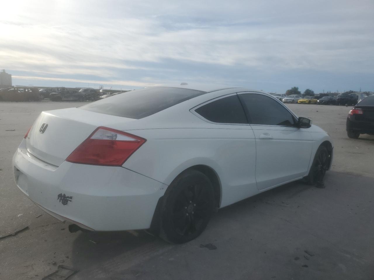 Изображение 3 2010 HONDA ACCORD EXL 2010 с VIN 1HGCS1B81AA012624