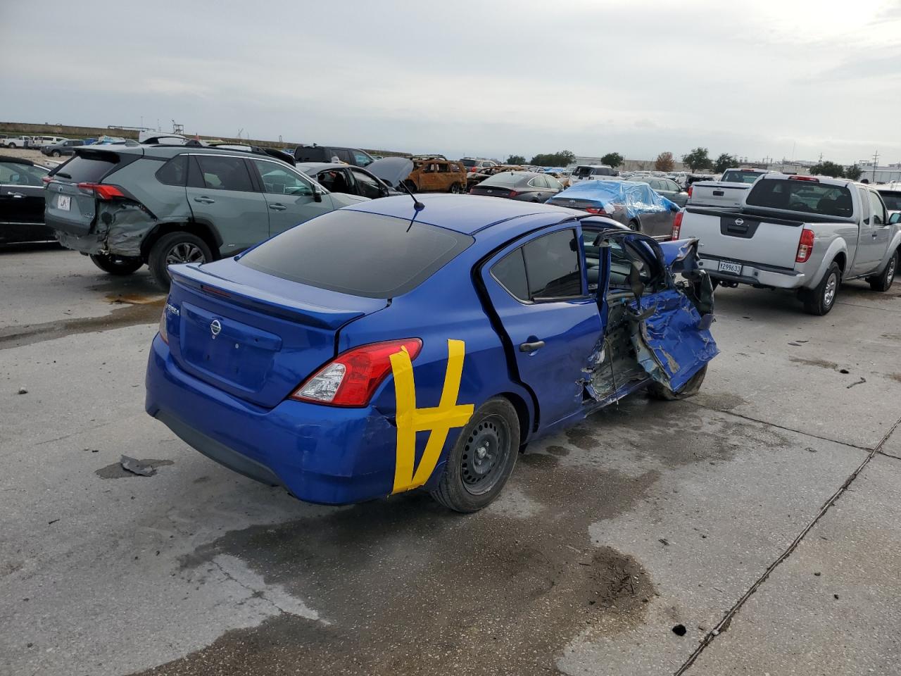 Image 3 of 2017 NISSAN VERSA S 2017 with VIN 3N1CN7AP0HL866639