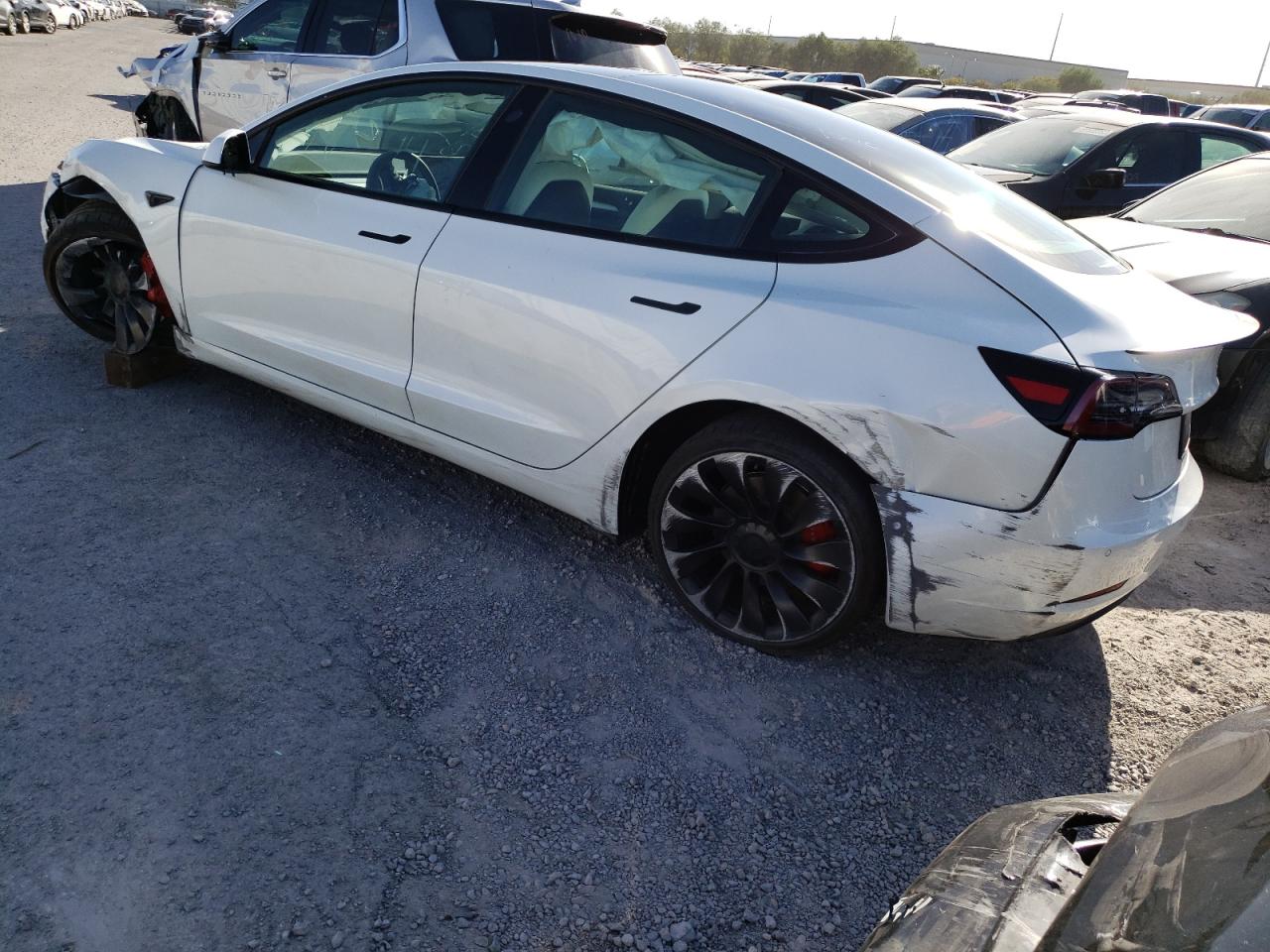 Obraz 2 z 2021 TESLA MODEL 3  2021 z VIN 5YJ3E1EC2MF037792