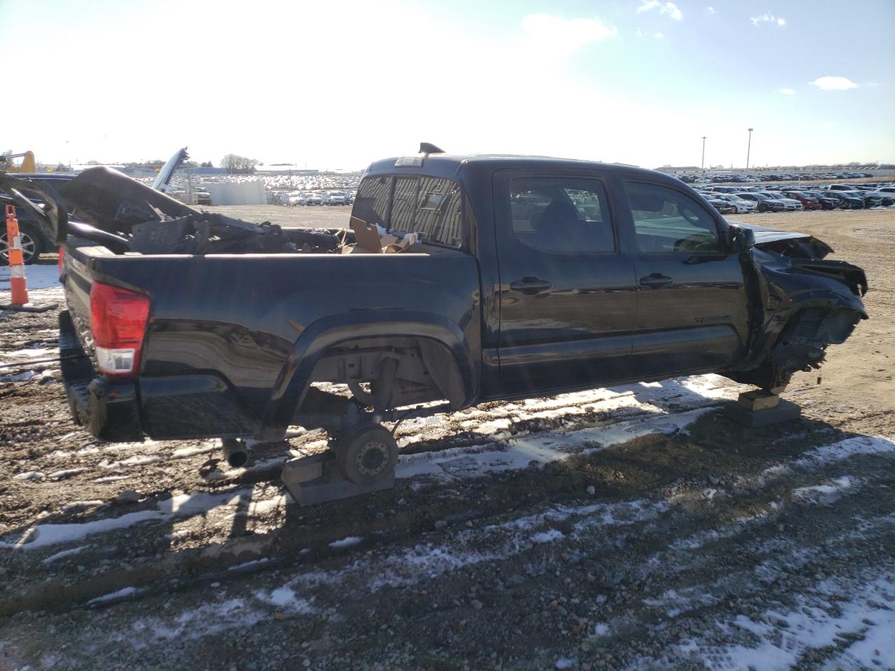 Image 3 of 2016 TOYOTA TACOMA DOUBLE CAB 2016 with VIN 3TMCZ5AN9GM019468