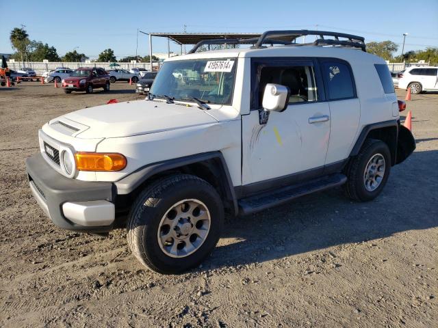 Изображение 1 2013 TOYOTA FJ CRUISER  2013 с VIN JTEBU4BF8DK152250