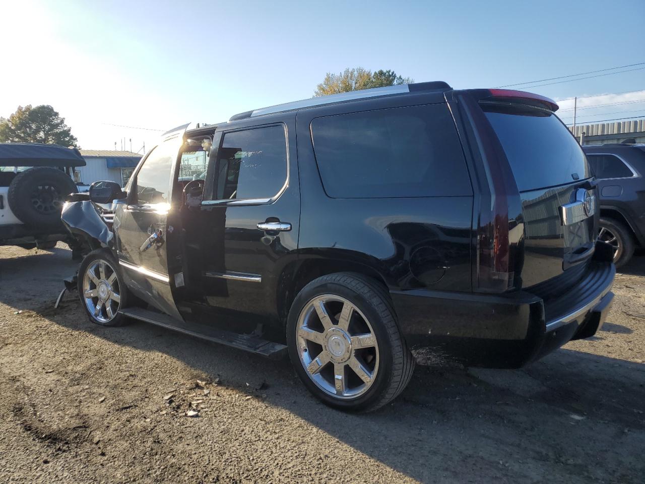 Image 2 of 2008 CADILLAC ESCALADE LUXURY 2008 with VIN 1GYFK638X8R271979