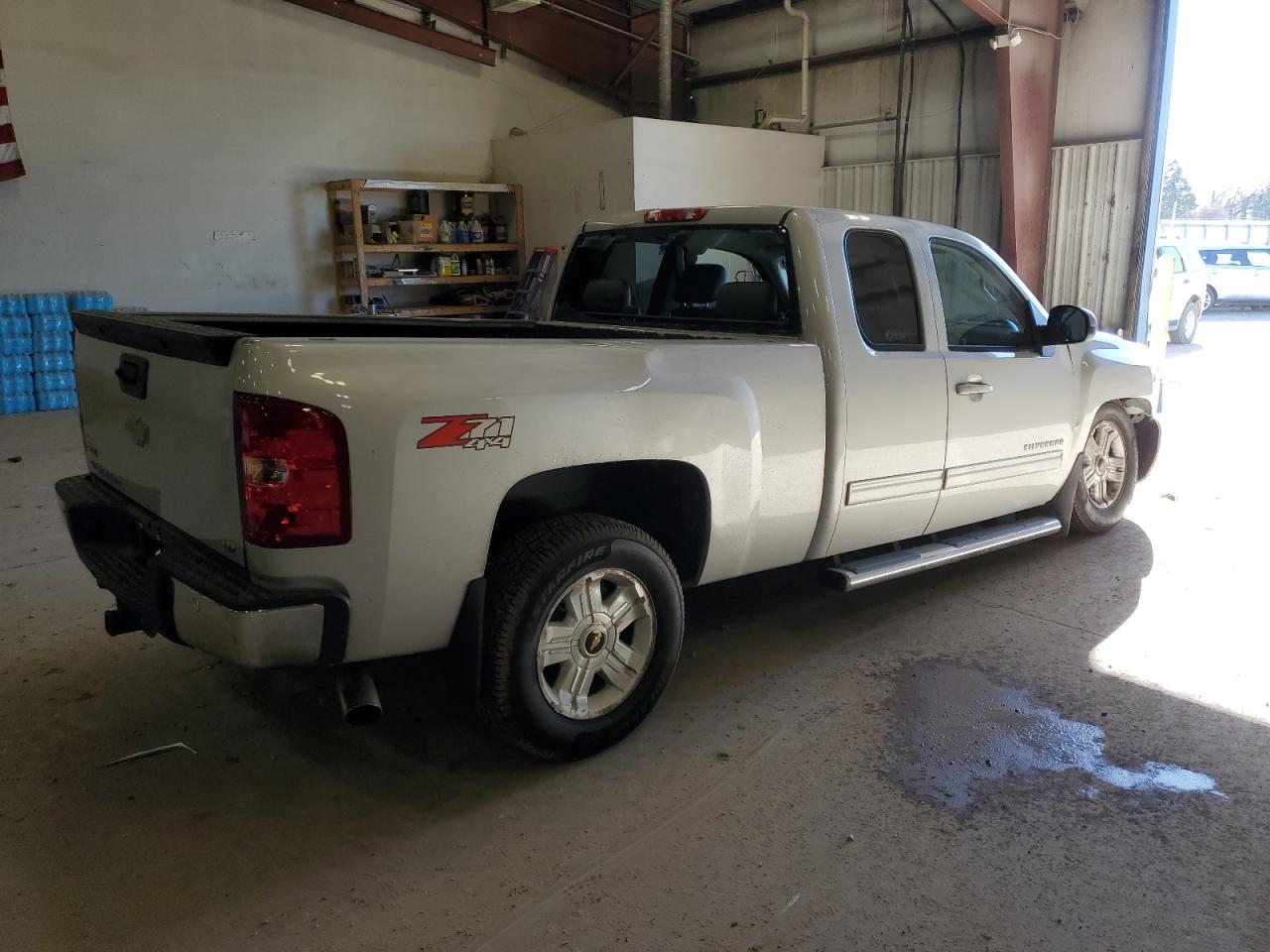 Image 3 of 2011 CHEVROLET SILVERADO K1500 LTZ 2011 with VIN 1GCRKTE38BZ357396