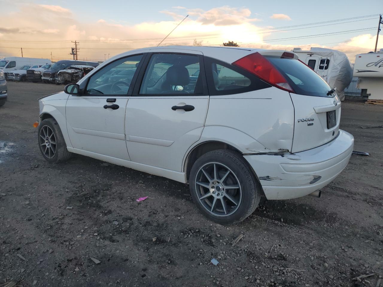 Image 2 of 2006 FORD FOCUS ZX5 2006 with VIN 1FAHP37N66W179982