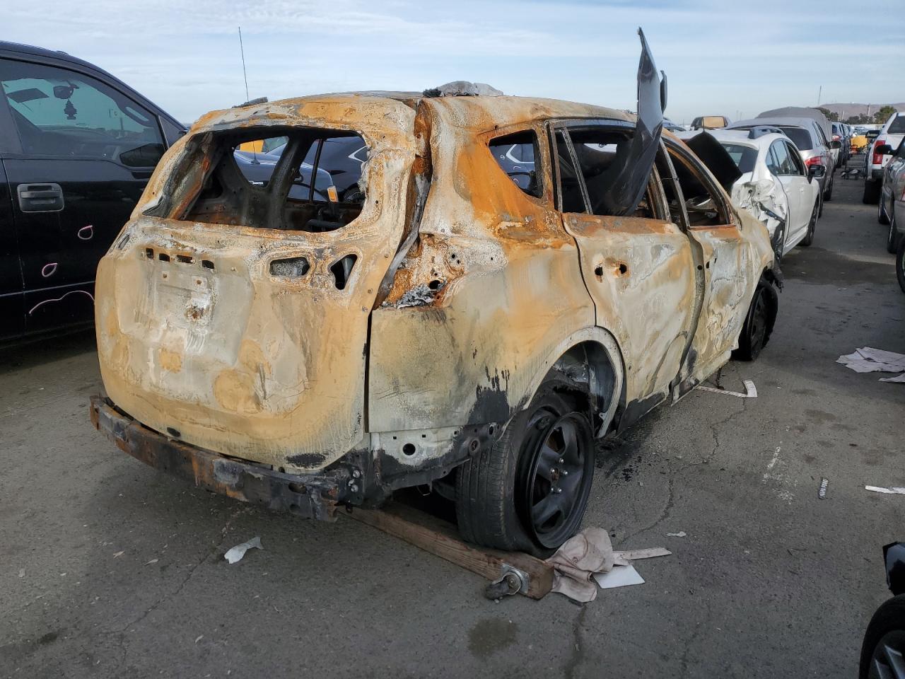 Obraz 3 z 2014 TOYOTA RAV4 LE 2014 z VIN JTMBFREV3EJ004335